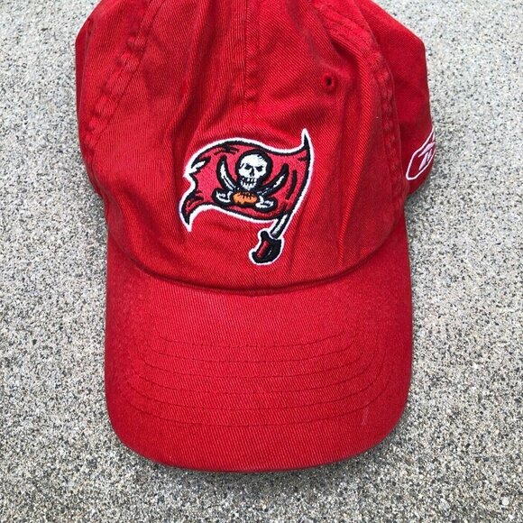 VTG REEBOK On Field Tampa Buccaneers NFL Baseball Hat Mens One Size Football Cap - Picture 6 of 7